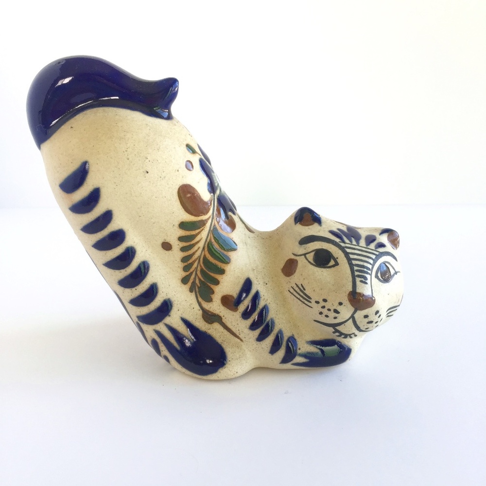 Tonala Pottery  Folkart Kitschy Stretching Amused made in Mexico Cat